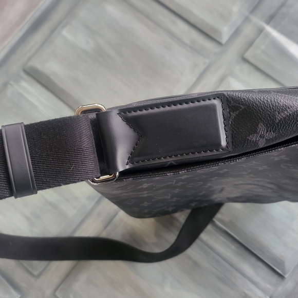 Louis vuitton messenger bag - Picture 6 of 7